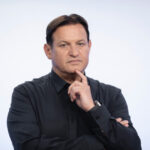 prof. dr hab. Jacek Męcina