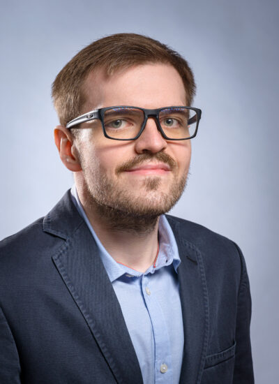 dr Piotr Śledź