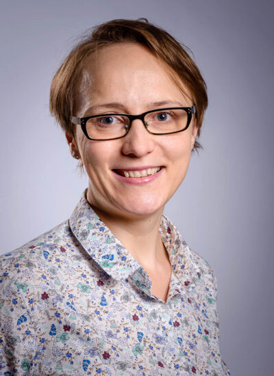 dr Justyna Łukaszewska-Bezulska, prof. ucz.