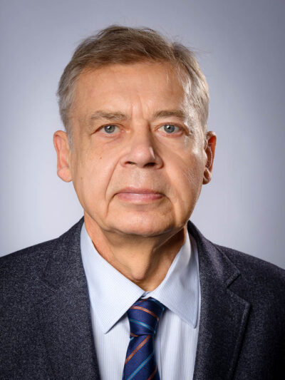 Fotografia portretowa: prof. dr hab. Mirosław Księżopolski, prof. uczelni
